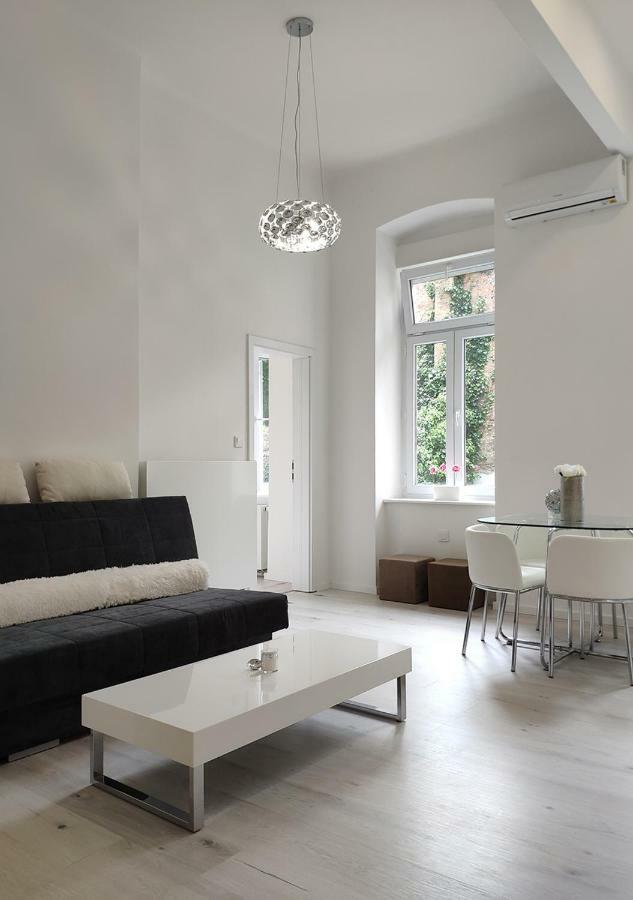 Luxurios And Historic Apartment "Shine" - Right On The Main Square Zagreb Exterior photo