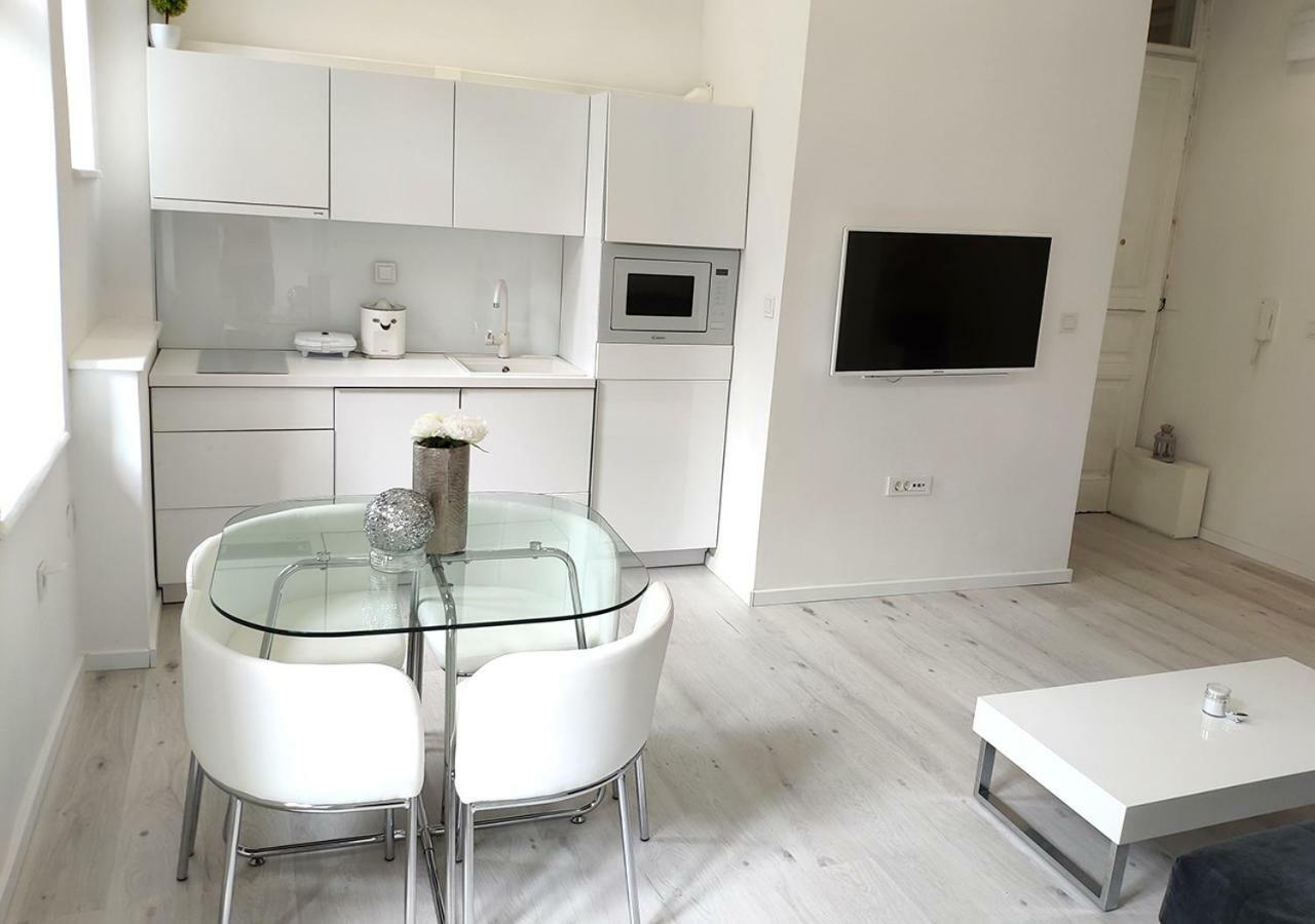 Luxurios And Historic Apartment "Shine" - Right On The Main Square Zagreb Exterior photo